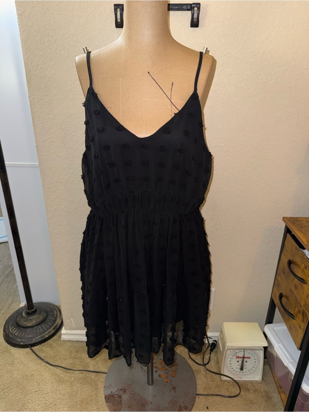 Women’s SHEIN v-neck sleeveless dress